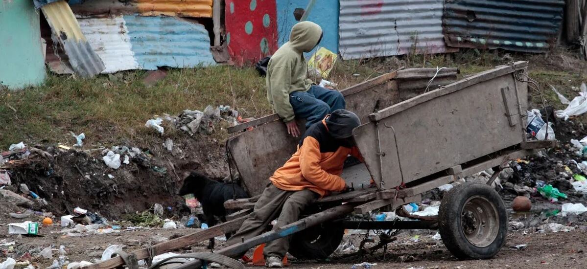 Pobreza afecta a 4 de cada 10 personas en Argentina en medio de inflación récord | CanalB.pe